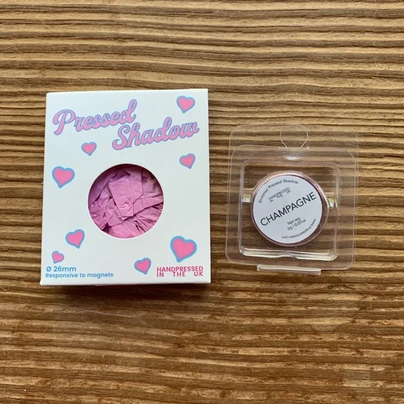 💰3/$30💰🎉HP🎉 New Champagne Pastel Roses UK Eyeshadow - Picture 3 of 4